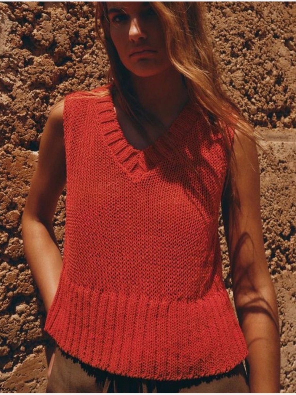 Zara Red Knit Sleeveless V‑Neck Top